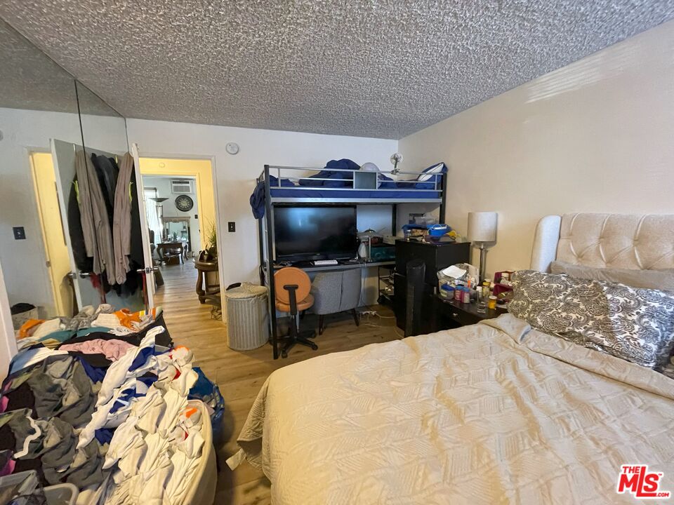 8649 Sunland Blvd Unit: 5