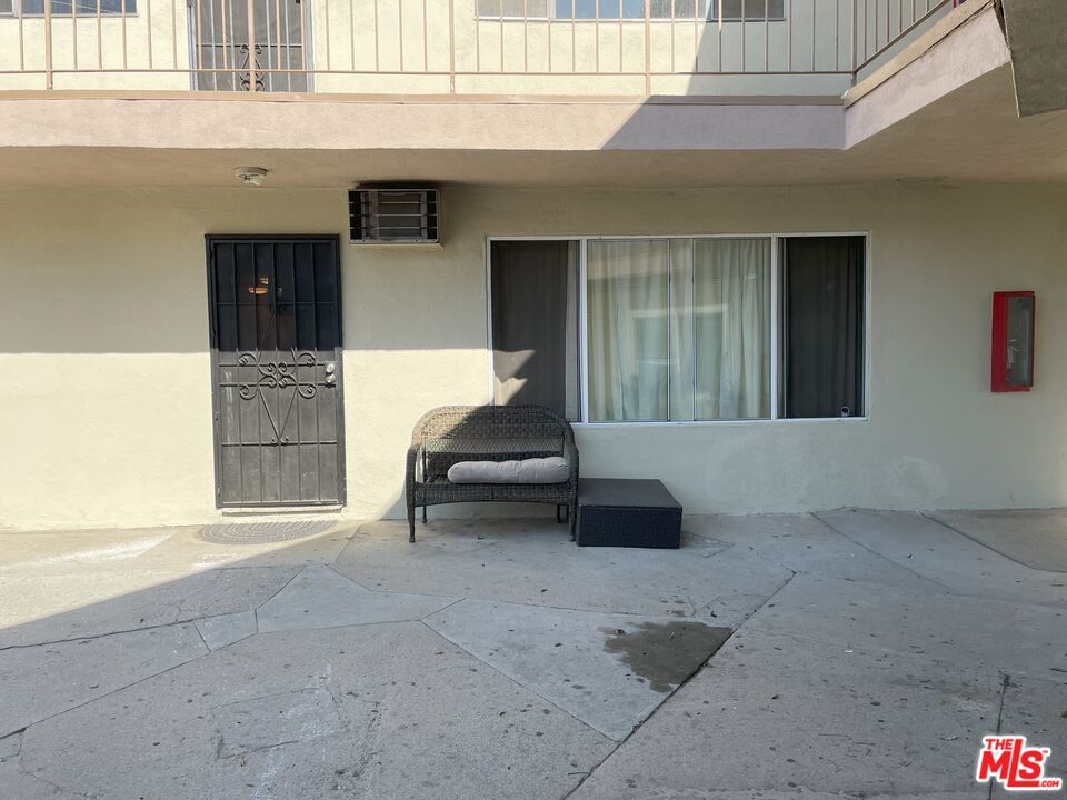 8649 Sunland Blvd Unit: 5