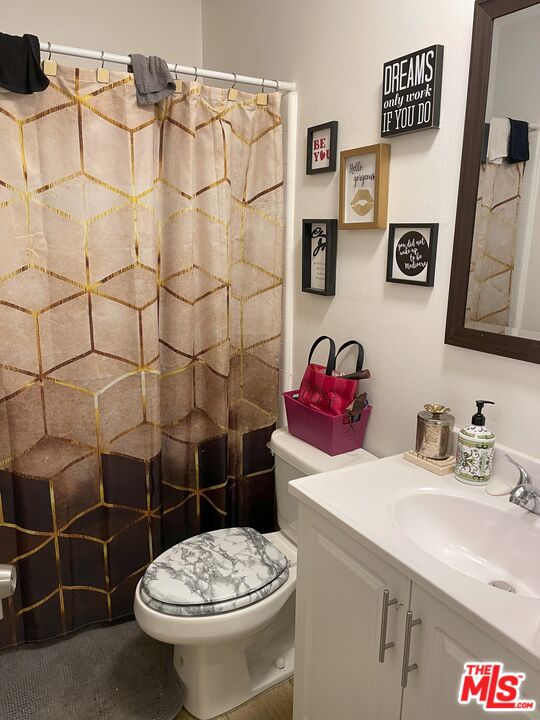 8649 Sunland Blvd Unit: 5
