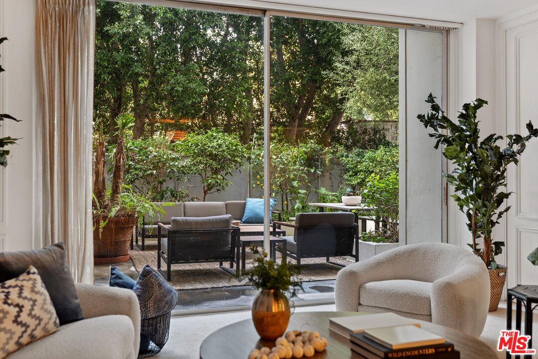 10433 Wilshire Blvd Unit: 105