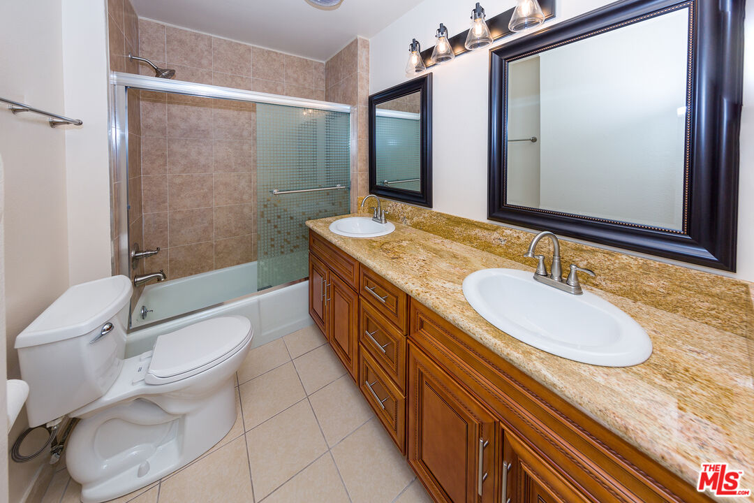 10576 EASTBORNE AVE Unit: 3