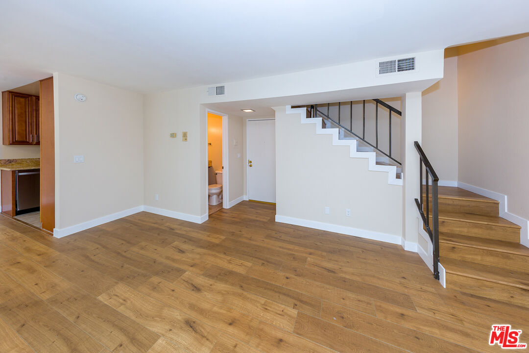 10576 EASTBORNE AVE Unit: 3