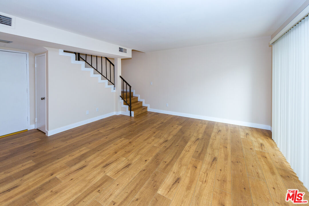 10576 EASTBORNE AVE Unit: 3