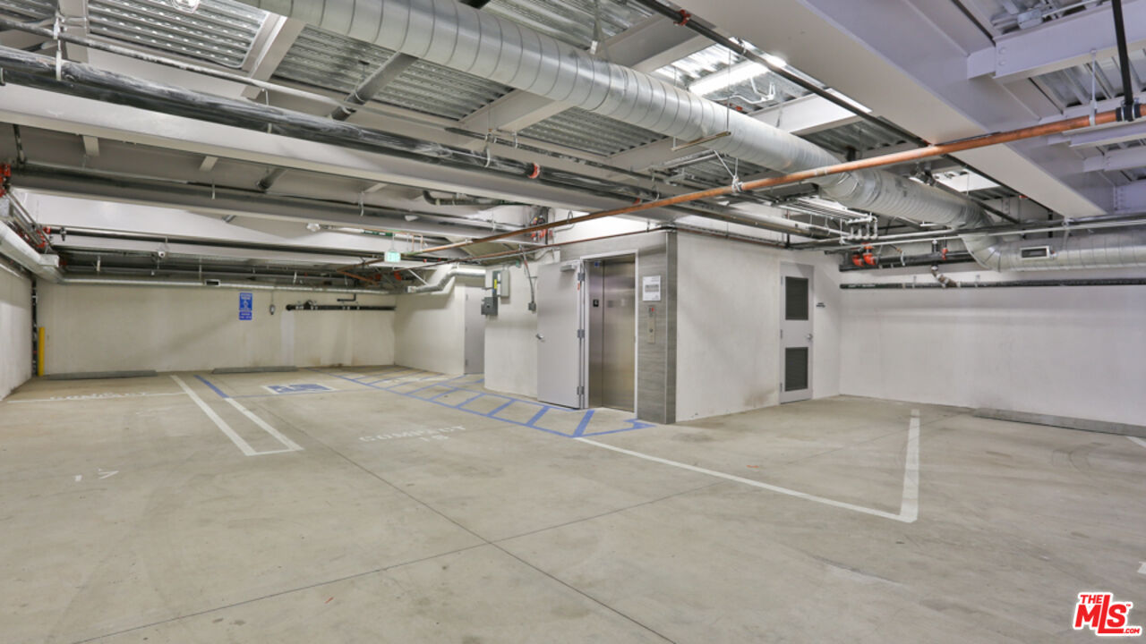 1424 S Bentley Ave Unit: 201