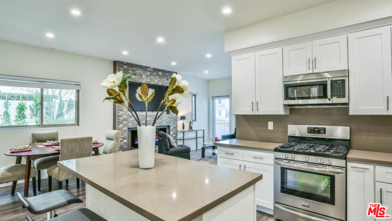 1424 S Bentley Ave Unit: 201