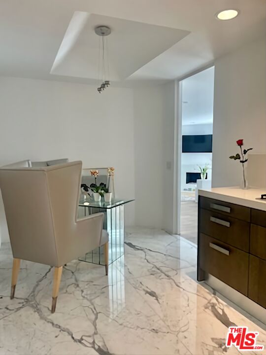 9033 Vista Grande St Unit: 2