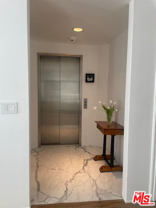 9033 Vista Grande St Unit: 2