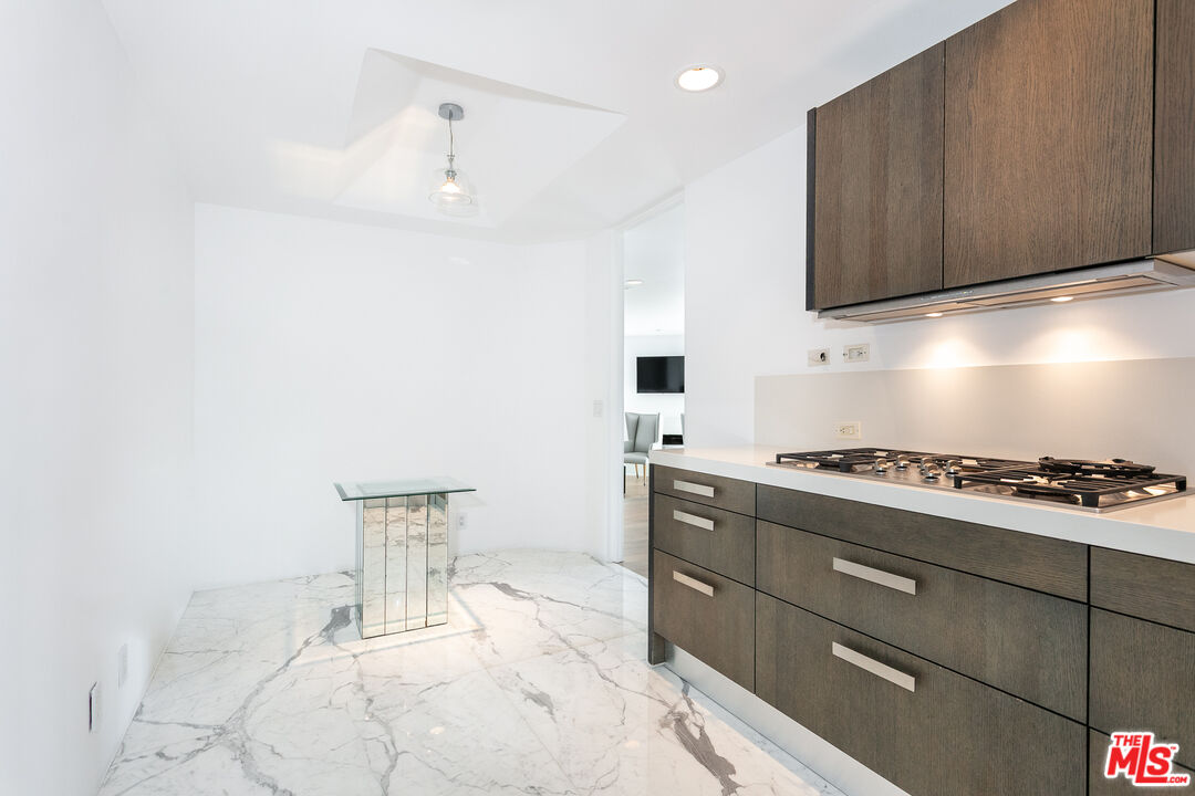 9033 Vista Grande St Unit: 2