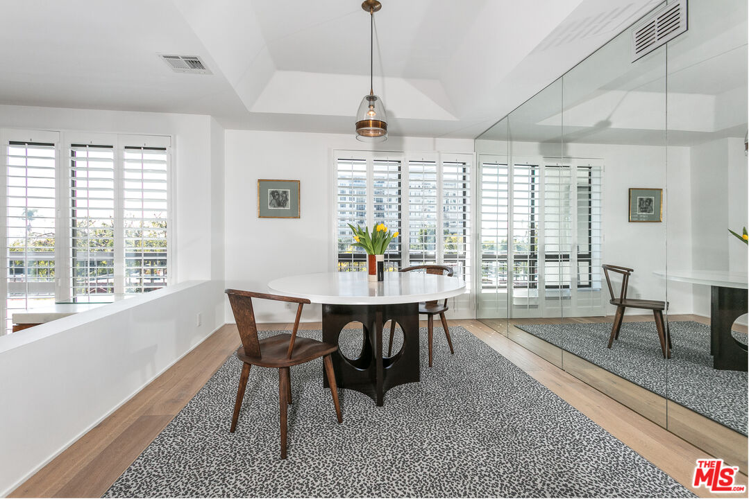 9033 Vista Grande St Unit: 2