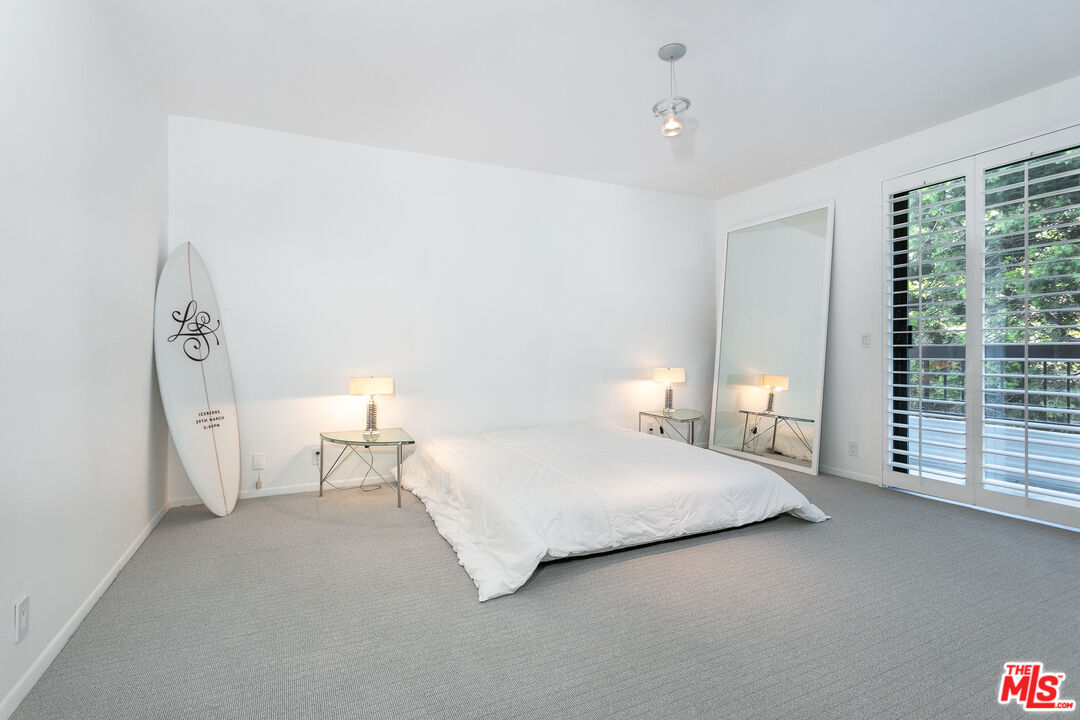 9033 Vista Grande St Unit: 2