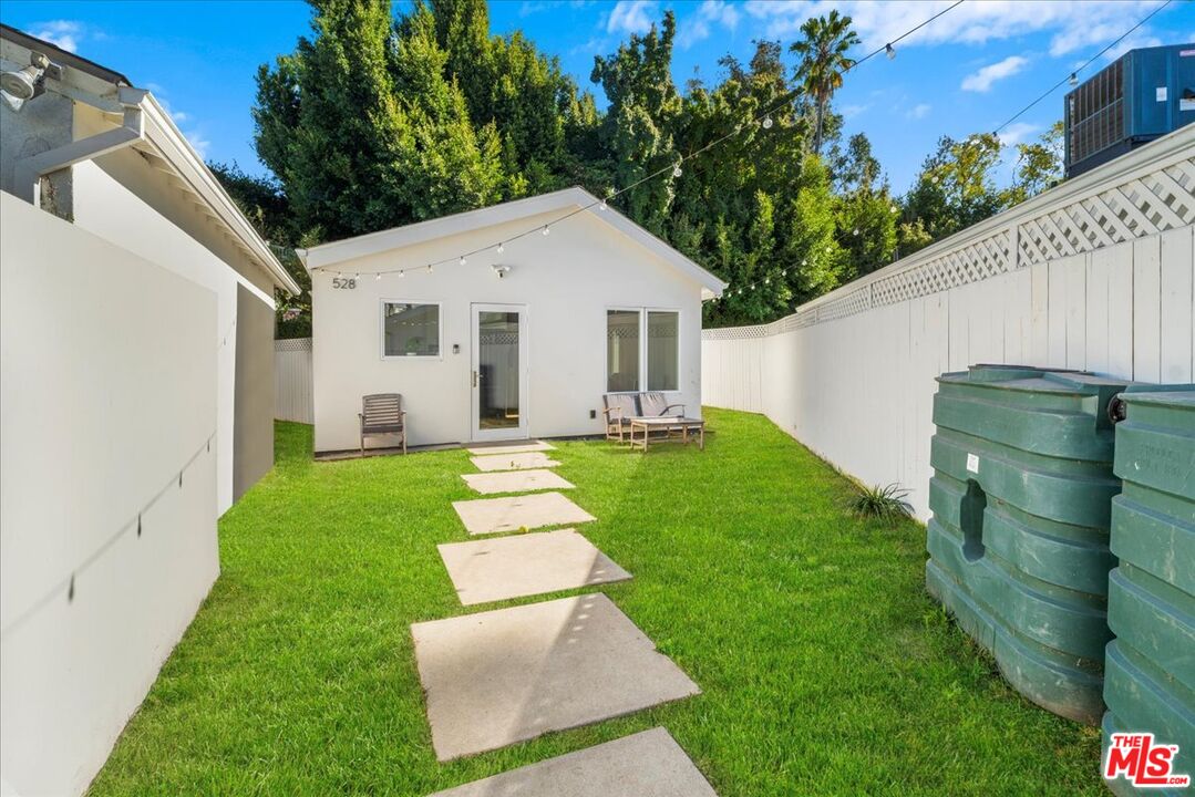 528 S Bentley Ave