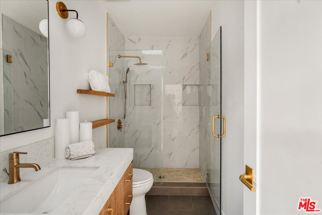 2911 4th St Unit: 117