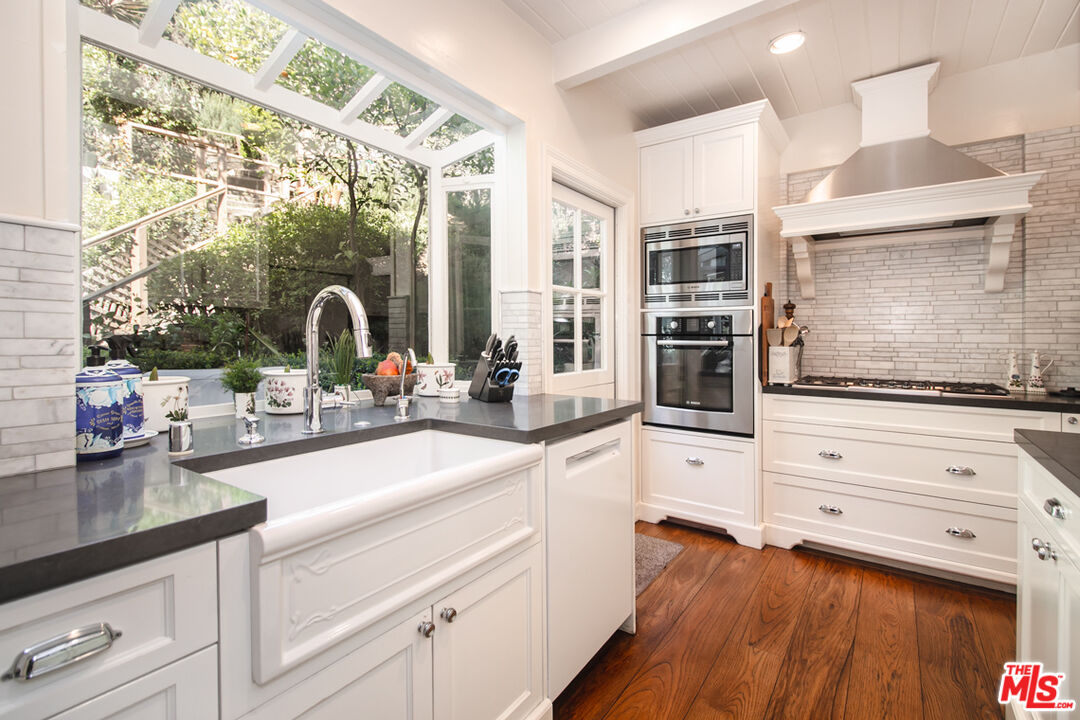 1725 La Fontaine Ct