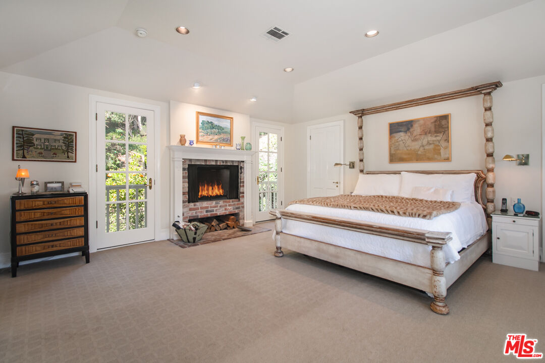 1725 La Fontaine Ct