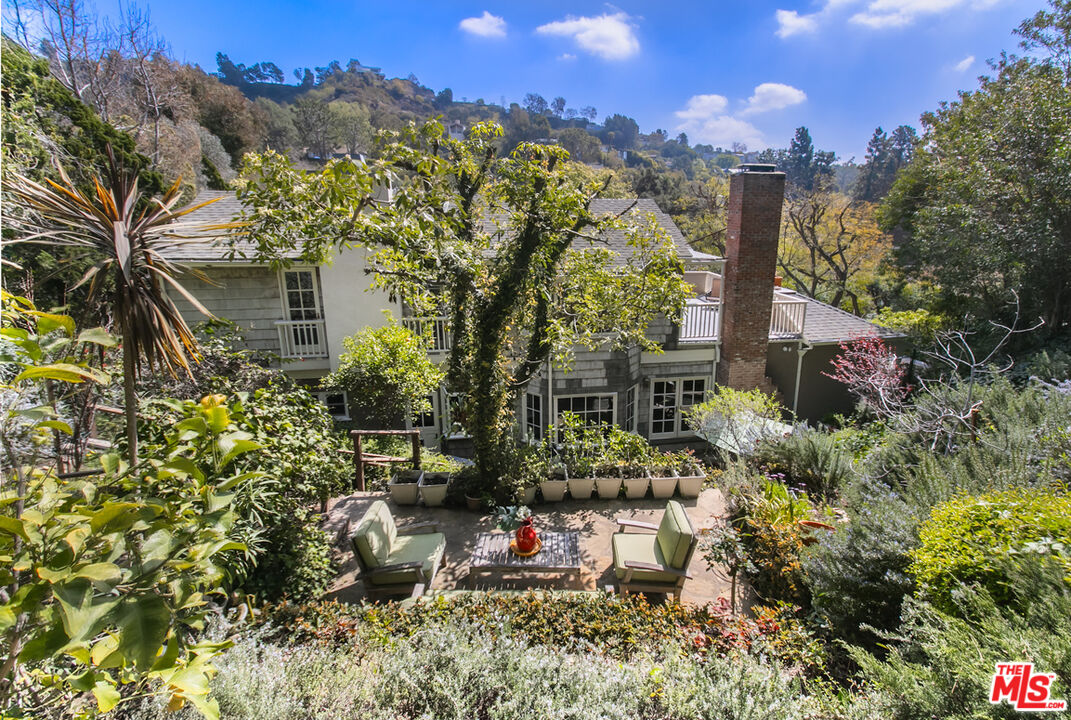 1725 La Fontaine Ct