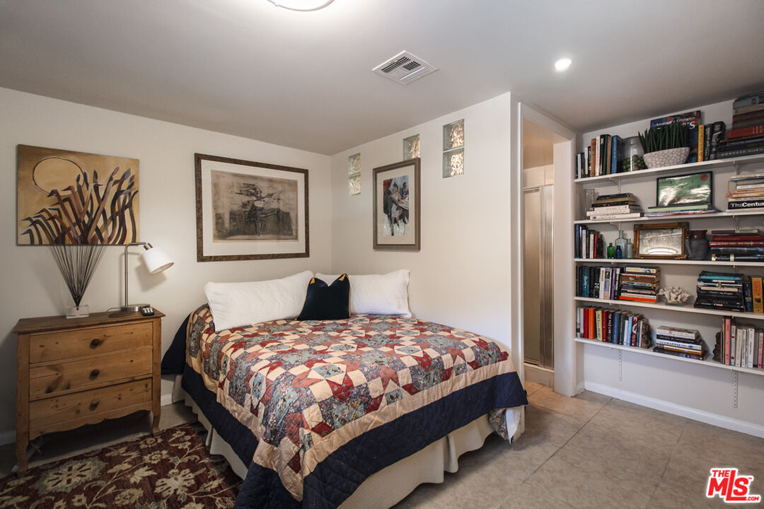 1725 La Fontaine Ct