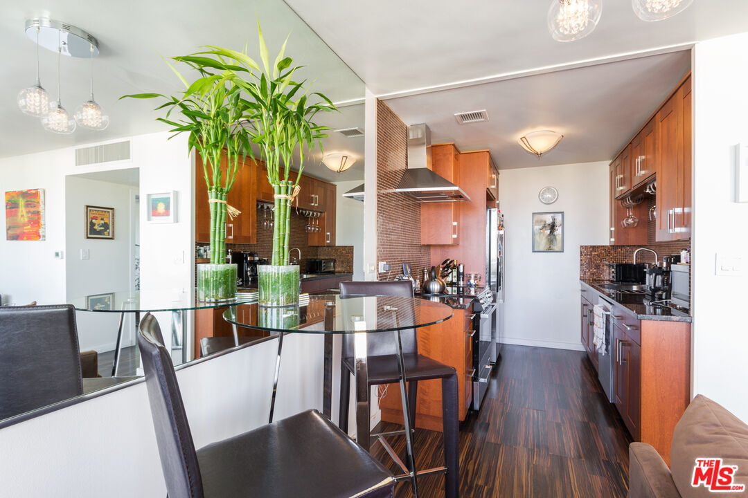 10501 Wilshire Blvd Unit: 1707