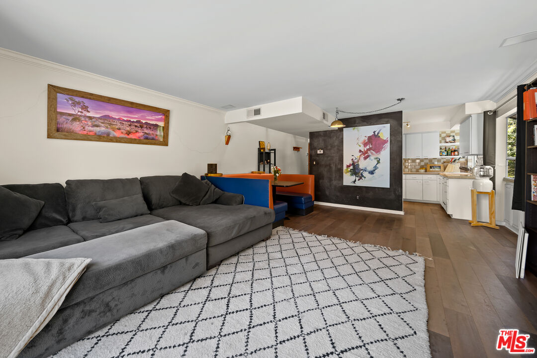 4308 ALCOVE AVE Unit: 106