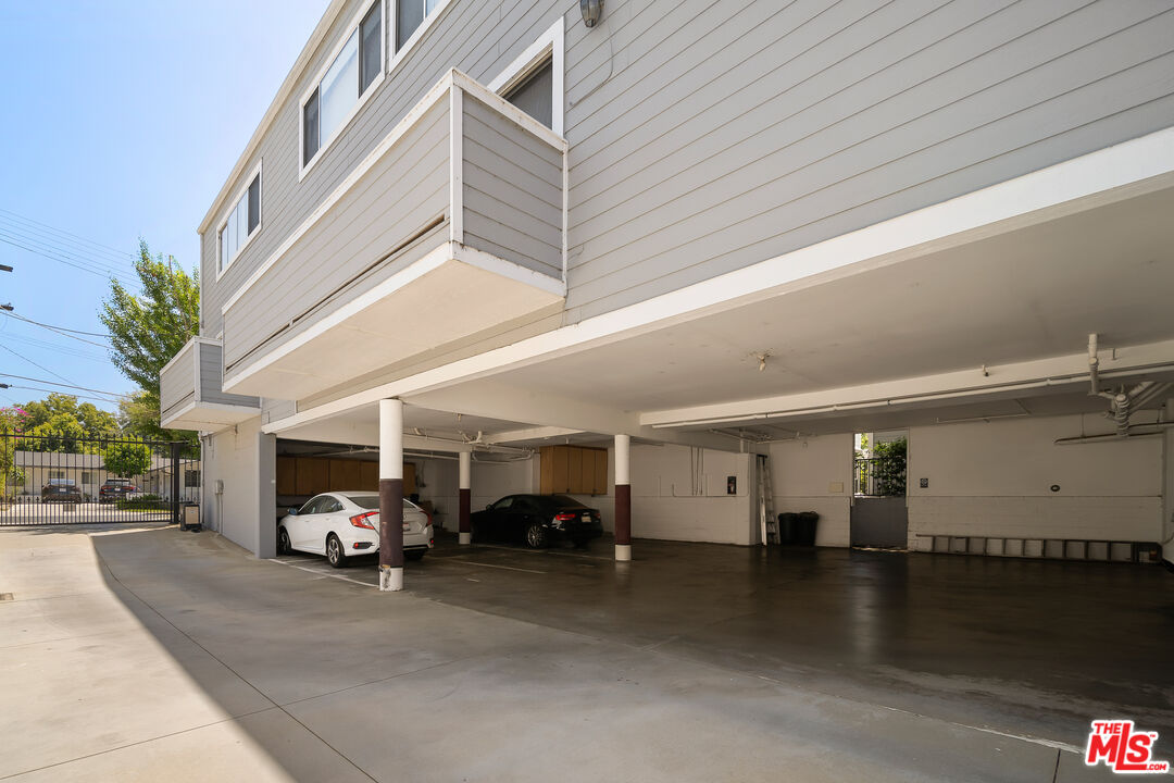 4308 ALCOVE AVE Unit: 106