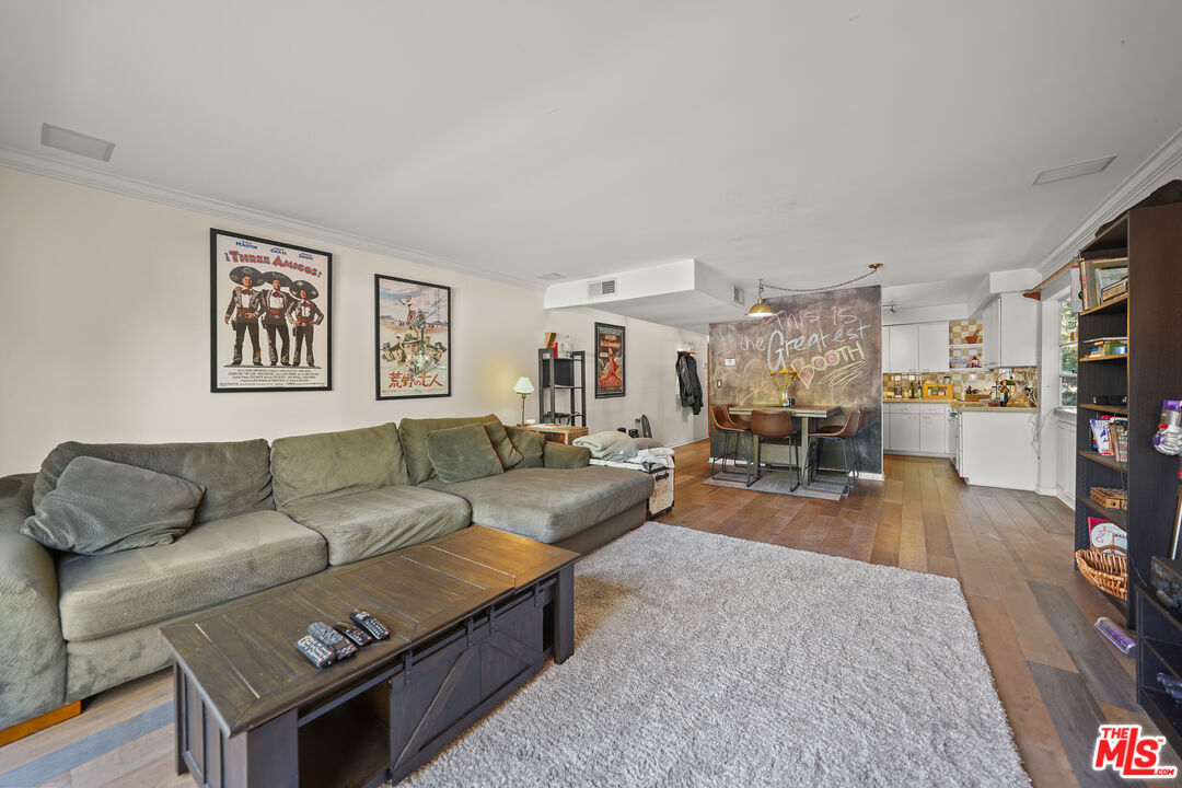 4308 ALCOVE AVE Unit: 106