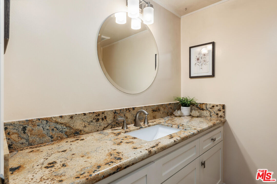 2428 28th St Unit: 10