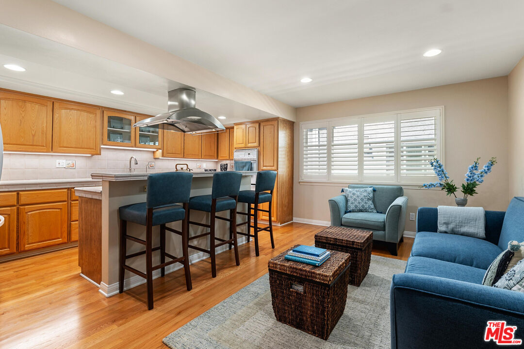 2428 28th St Unit: 10