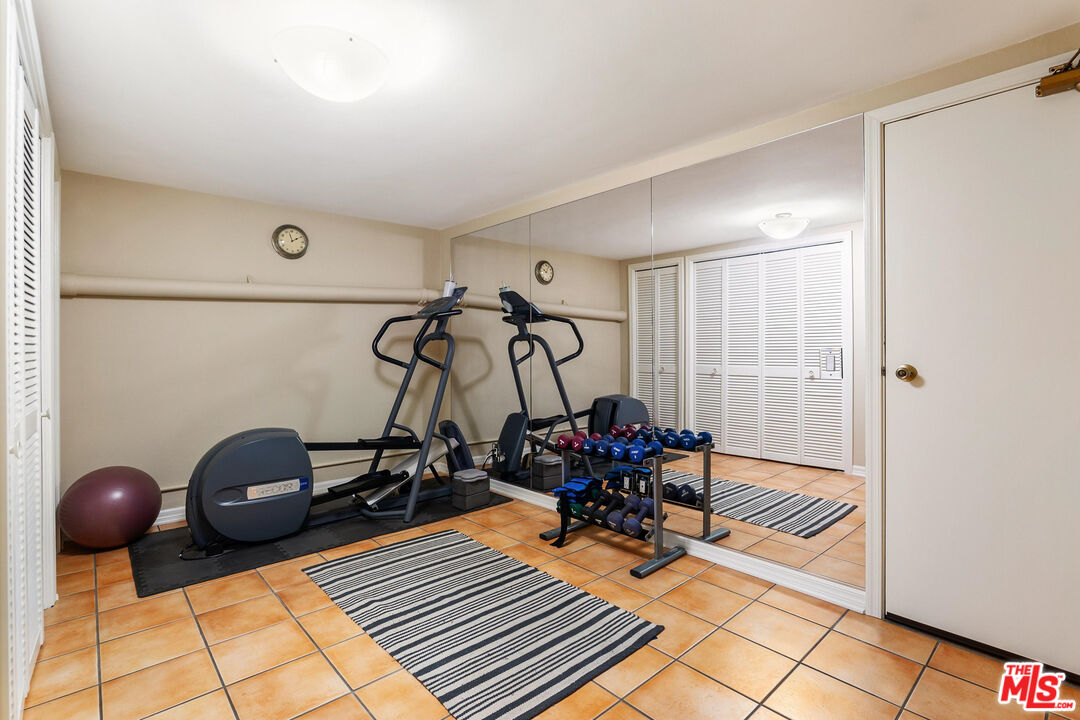 2428 28th St Unit: 10