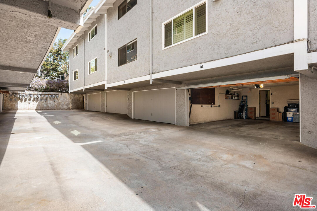 2428 28th St Unit: 10