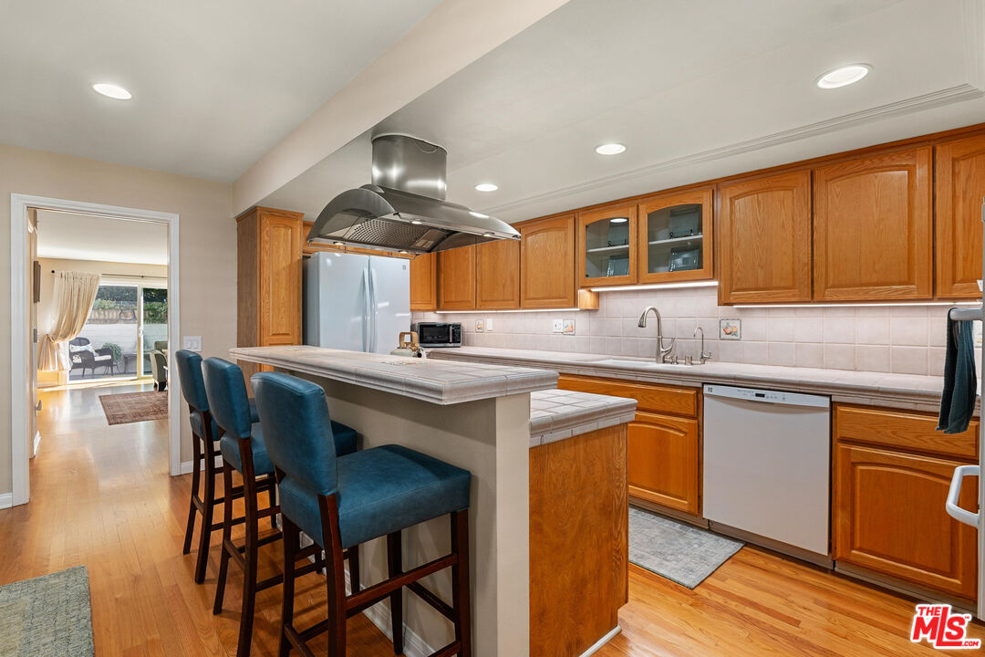 2428 28th St Unit: 10