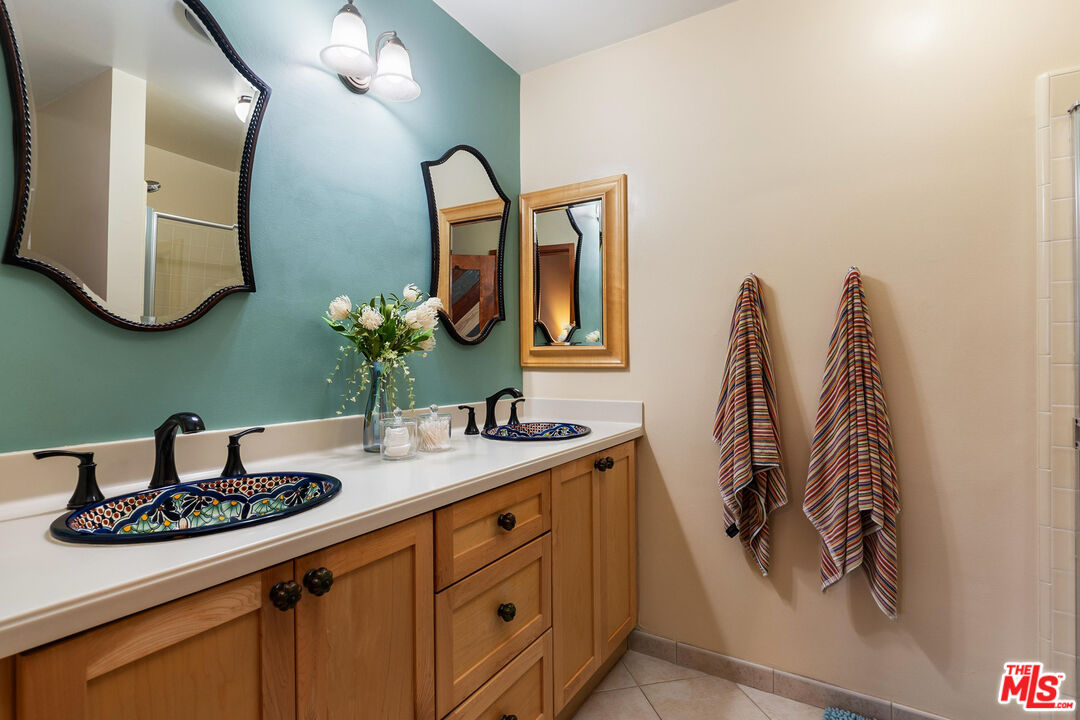 2428 28th St Unit: 10