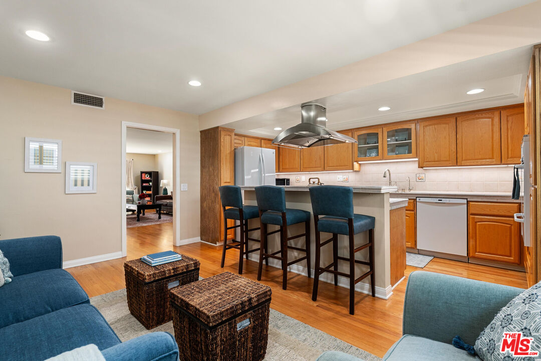 2428 28th St Unit: 10