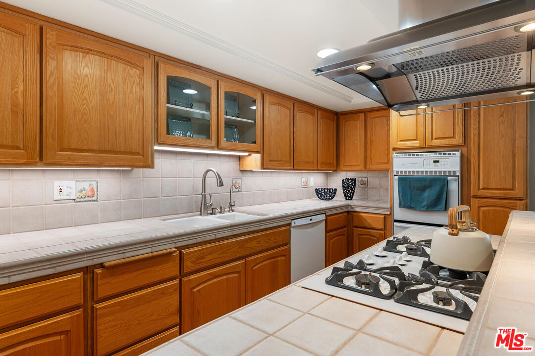 2428 28th St Unit: 10