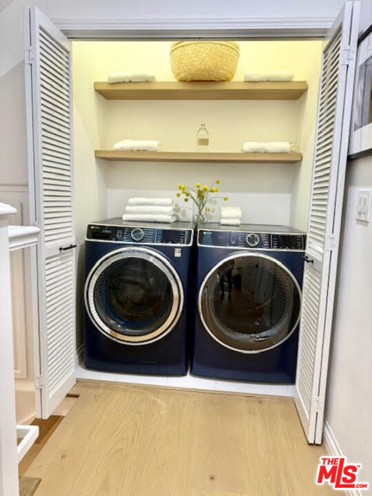 4414 Moorpark Way Unit: 11