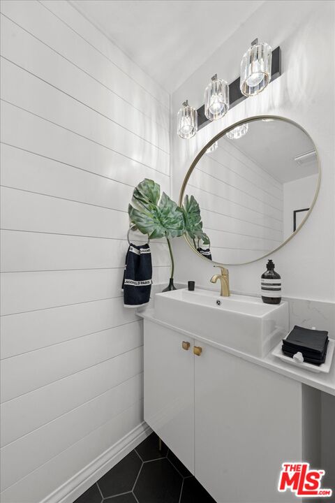 4414 Moorpark Way Unit: 11