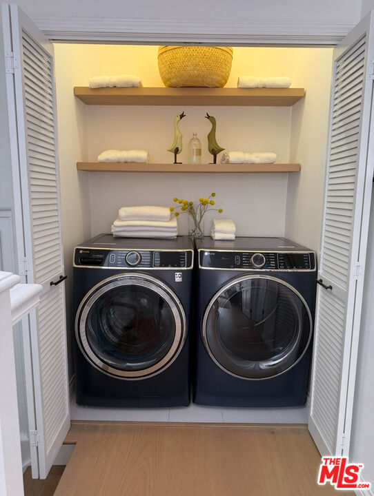 4414 Moorpark Way Unit: 11