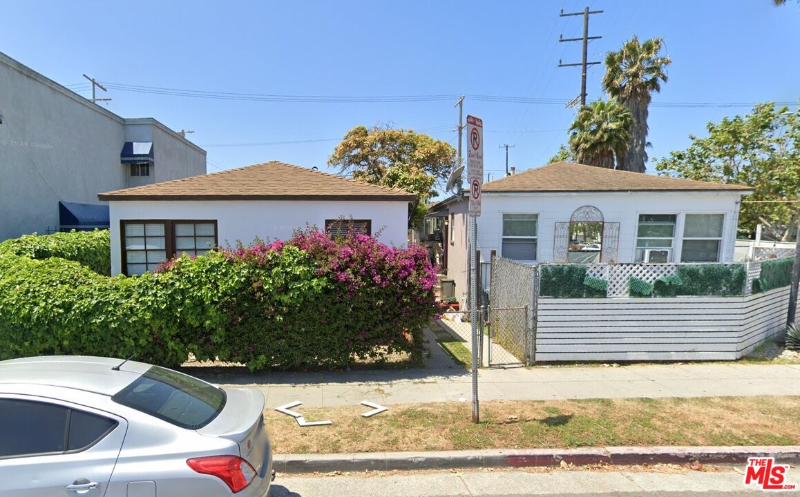 1702 Abbot Kinney Blvd