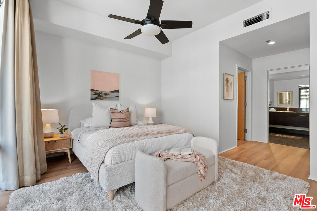 1111 S Grand Ave Unit: 1201