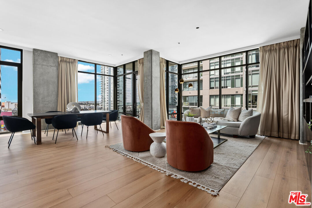 1111 S Grand Ave Unit: 1201