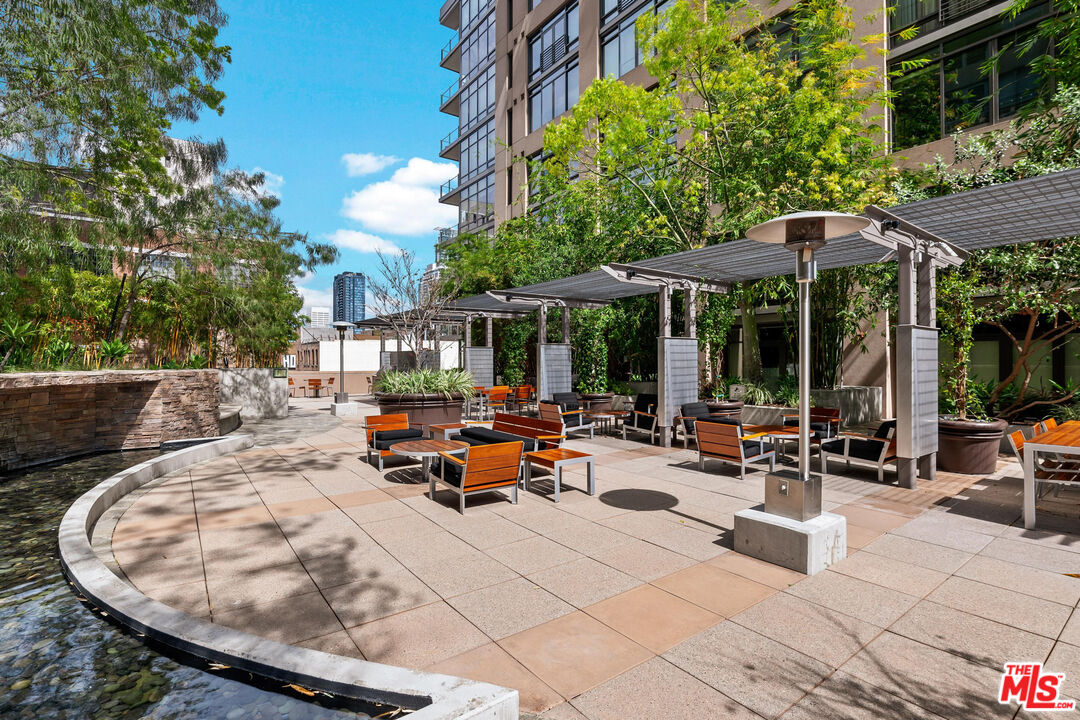 1111 S Grand Ave Unit: 1201