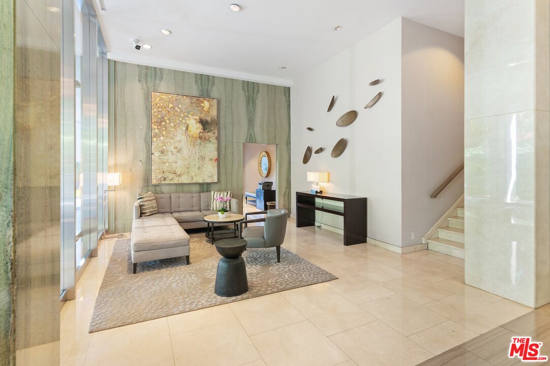 865 Comstock Ave Unit: 16E