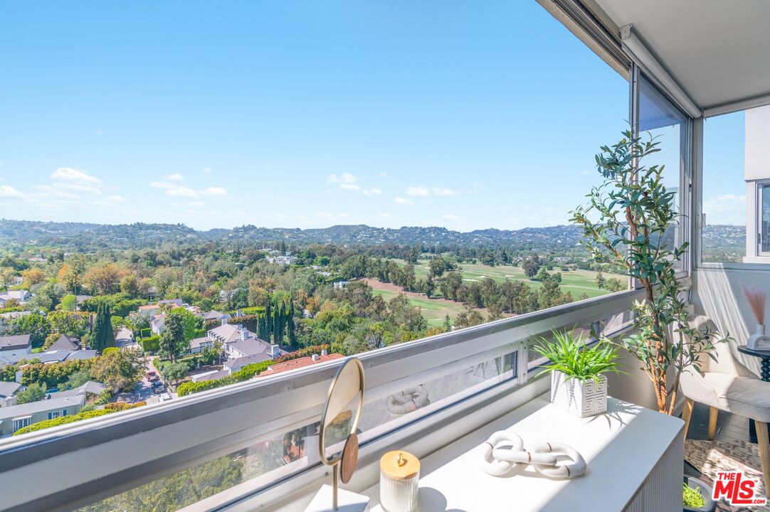 865 Comstock Ave Unit: 16E