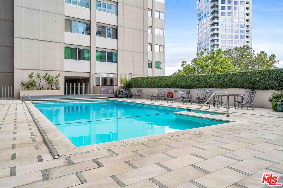 865 Comstock Ave Unit: 16E