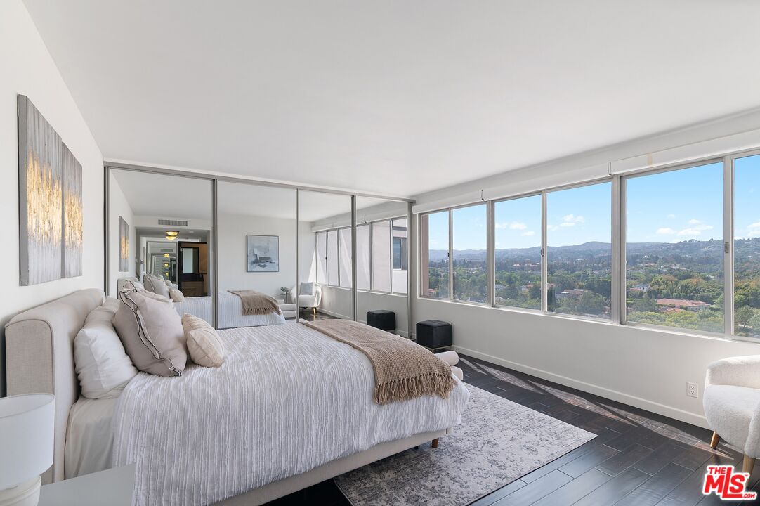 865 Comstock Ave Unit: 16E