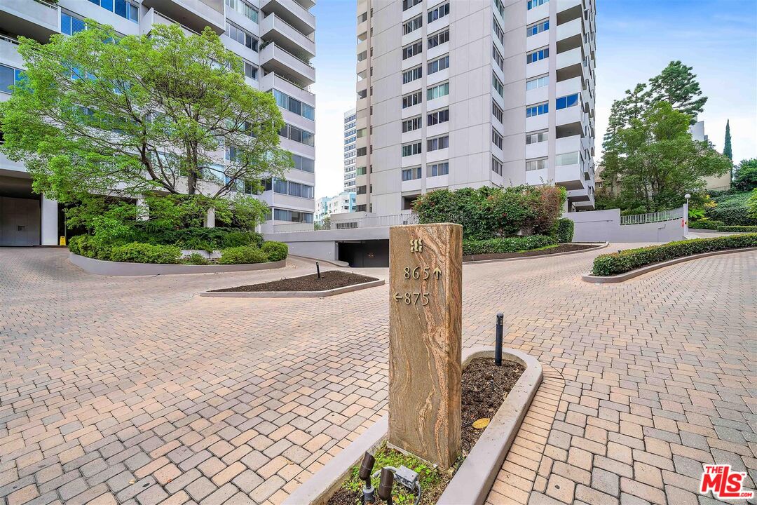 865 Comstock Ave Unit: 16E