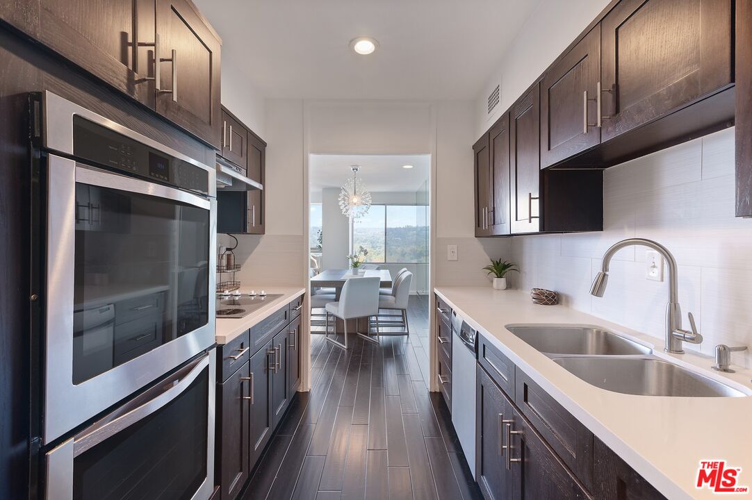 865 Comstock Ave Unit: 16E