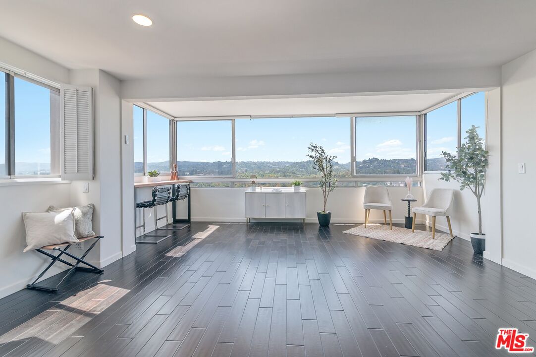 865 Comstock Ave Unit: 16E