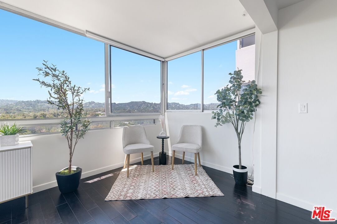 865 Comstock Ave Unit: 16E