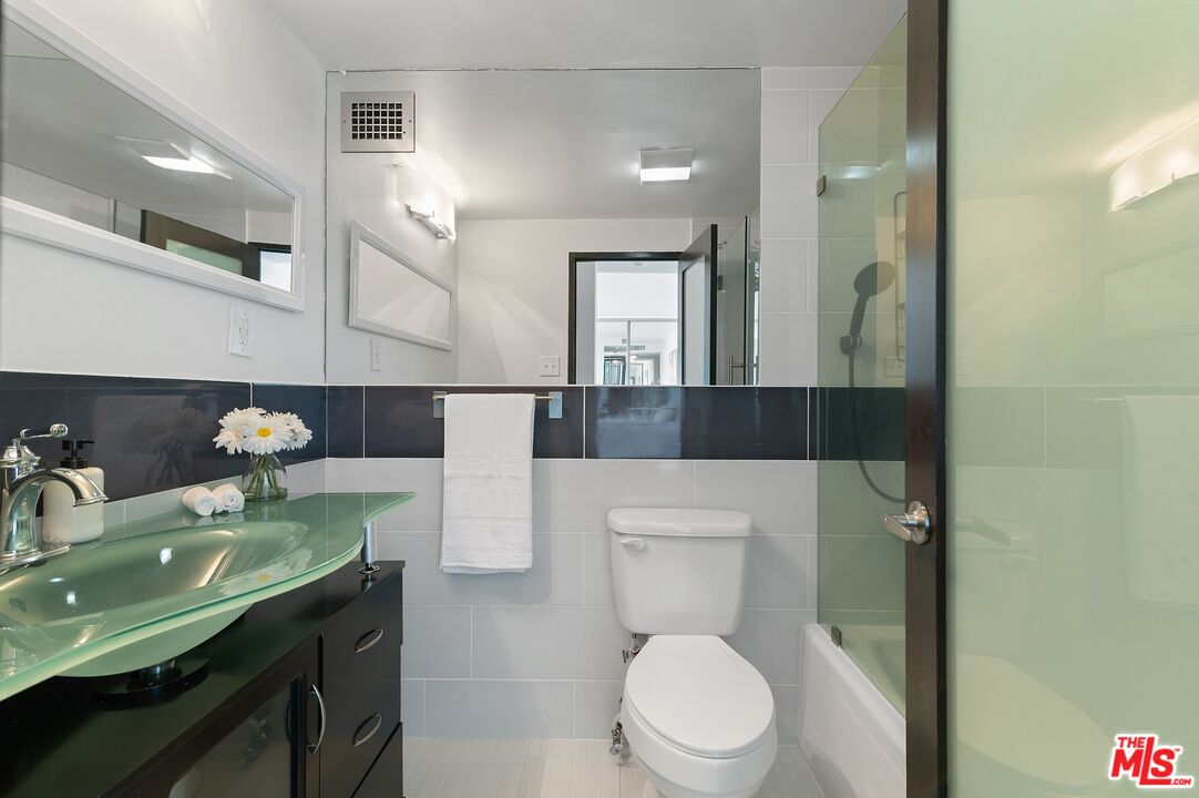 865 Comstock Ave Unit: 16E