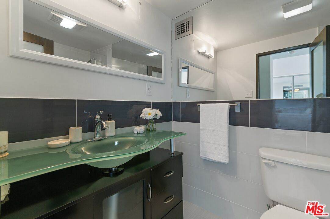 865 Comstock Ave Unit: 16E