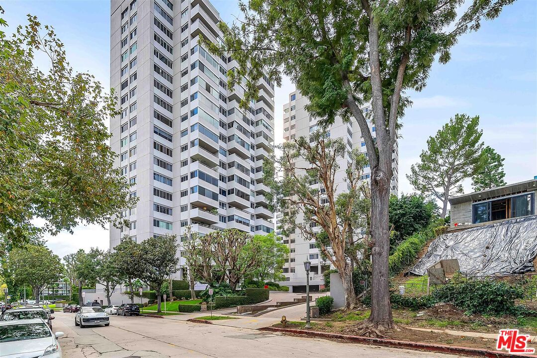 865 Comstock Ave Unit: 16E